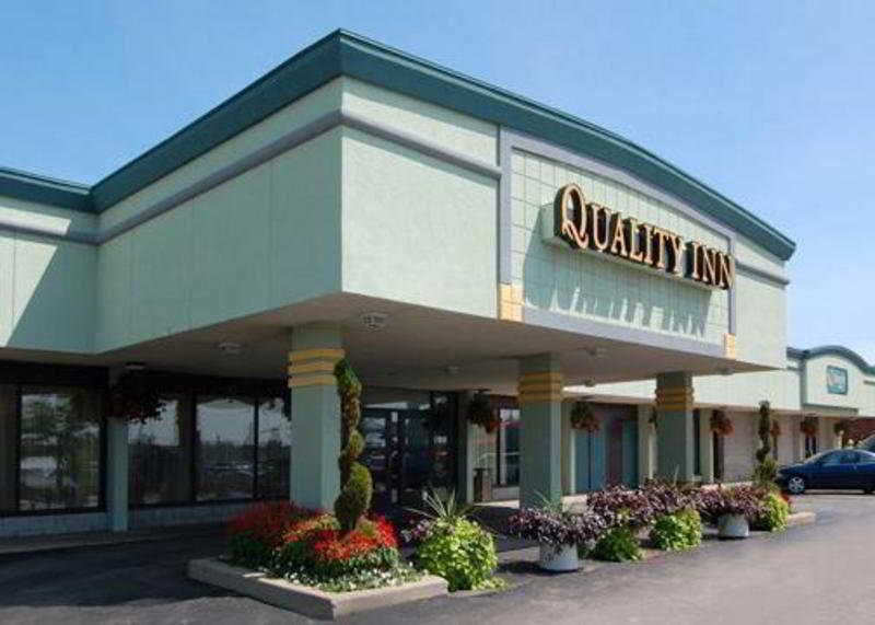 兰辛大学品质酒店 外观 照片